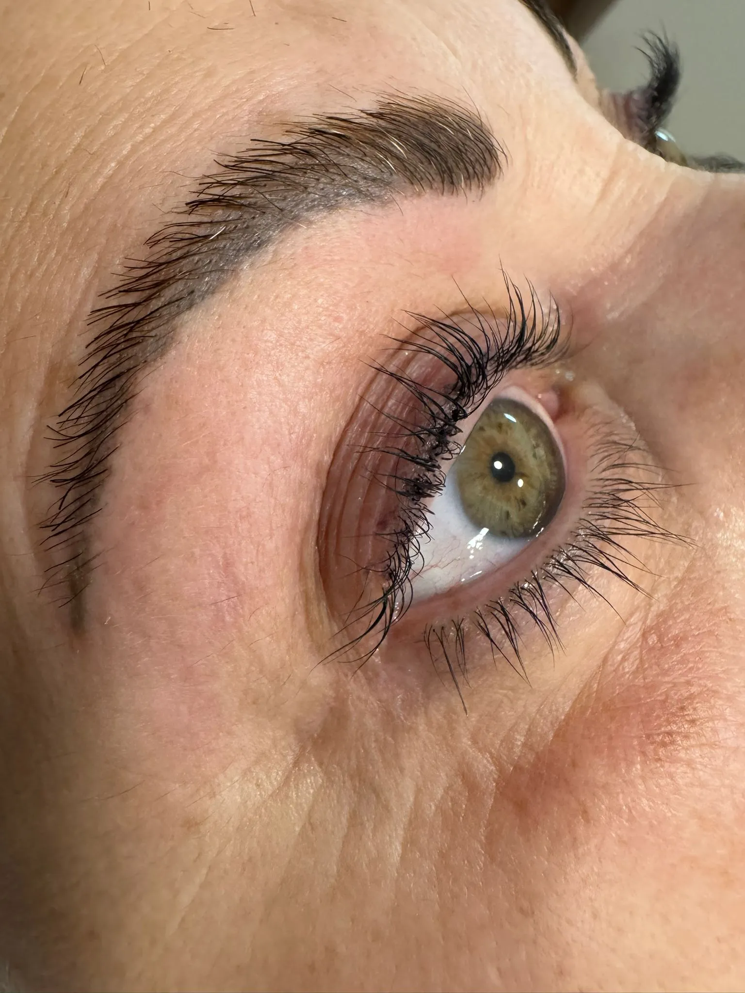 Diseño y laminado de cejas en Anails, Burgos · trabajo 4