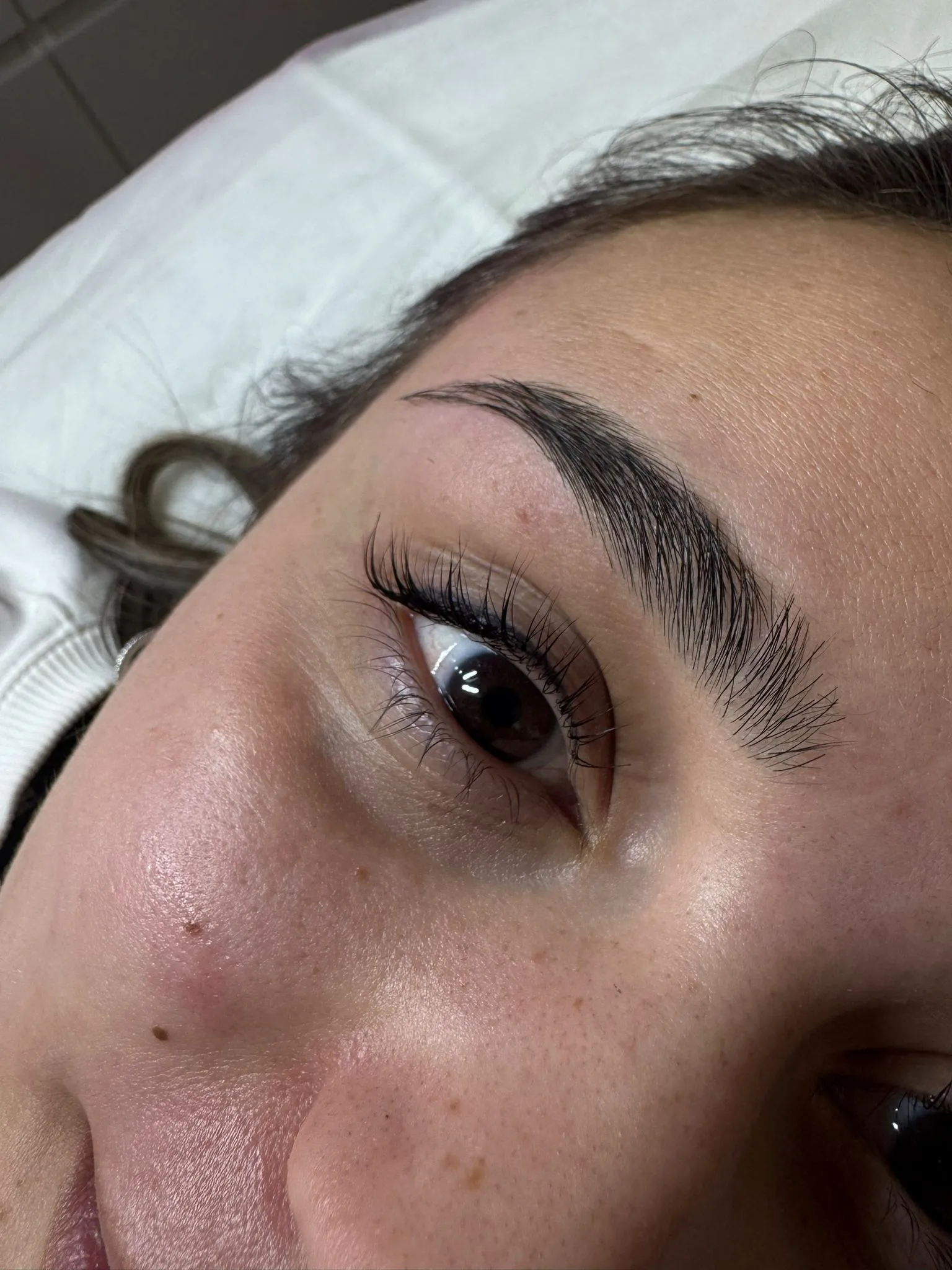 Diseño y laminado de cejas en Anails, Burgos · trabajo 5